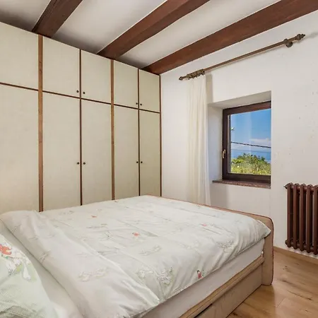 House Obrs بيت للعطل Mošćenička Draga